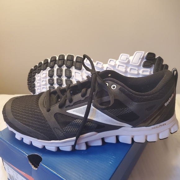 REEBOK Sneakers - Picture 2 of 7